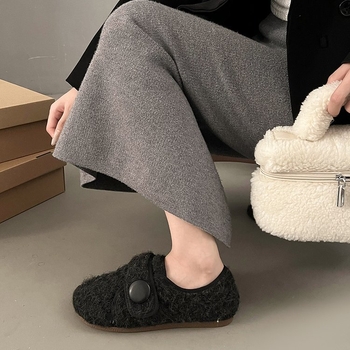 Dámske zimné loafers s umelou kožušinkou – PU vrchná časť, gumová podrážka, guľatý nos, nízky členok, stielka z umelej kožušiny