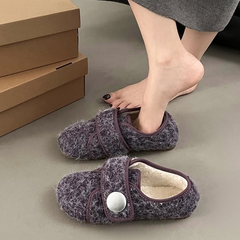 Dámske zimné loafers s umelou kožušinkou – PU vrchná časť, gumová podrážka, guľatý nos, nízky členok, stielka z umelej kožušiny