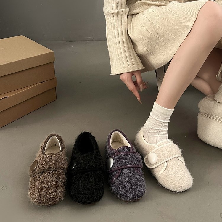Dámske zimné loafers s umelou kožušinkou – PU vrchná časť, gumová podrážka, guľatý nos, nízky členok, stielka z umelej kožušiny