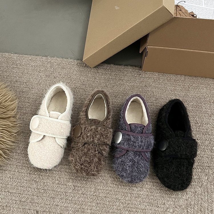 Dámske zimné loafers s umelou kožušinkou – PU vrchná časť, gumová podrážka, guľatý nos, nízky členok, stielka z umelej kožušiny