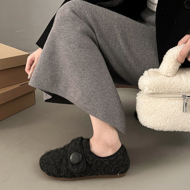 Dámske zimné loafers s umelou kožušinkou – PU vrchná časť, gumová podrážka, guľatý nos, nízky členok, stielka z umelej kožušiny