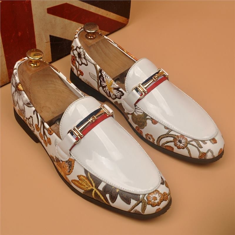 Meeste loaferid superfiber ülemise osaga, terav varvas, äri stiil, ühtlane muster