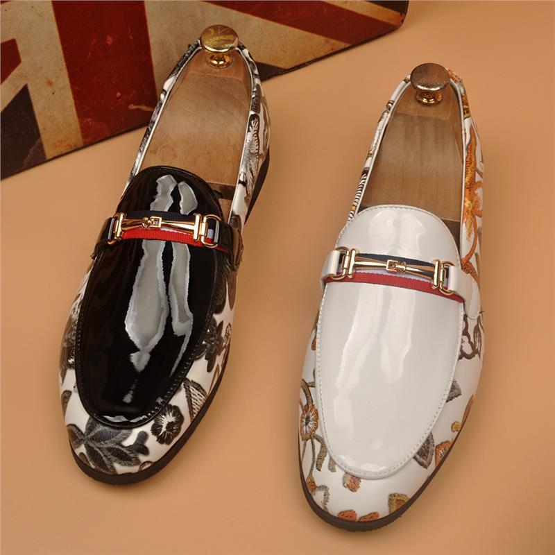 Meeste loaferid superfiber ülemise osaga, terav varvas, äri stiil, ühtlane muster