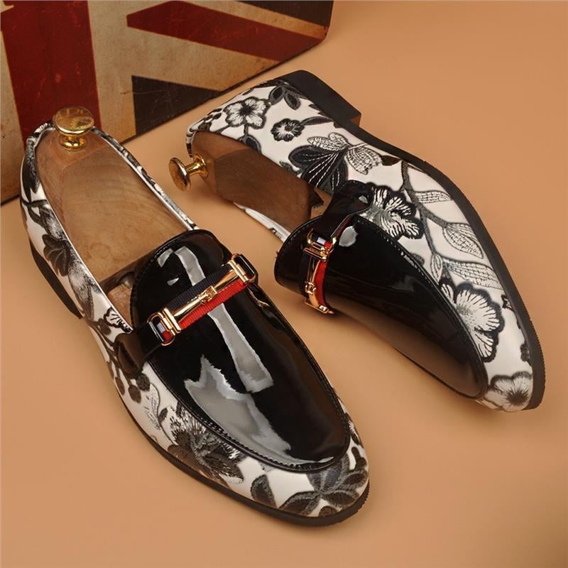 Meeste loaferid superfiber ülemise osaga, terav varvas, äri stiil, ühtlane muster