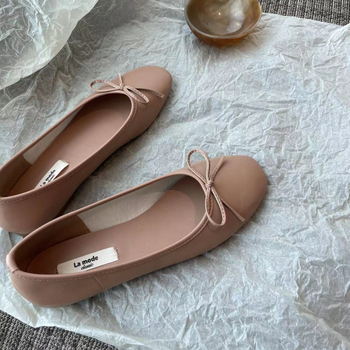 La mode Lygiosios basutės - Apvalus pirštas, PU viršus, Žemas kulnas iki 3 cm, Vulkanizuotas padas