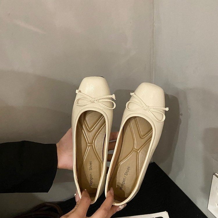 Moterys plokščių batų su kvadratine nosimi, PU viršus, žemas kulnas 1–3 cm, guma padas, mikropluošto vidus