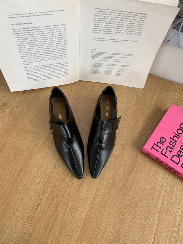 Moterų bateliai su aštriu pirštu, viršutinė medžiaga: superfibra, žemas plokščias kulnas, PU pada, vidpadis mikropluošto