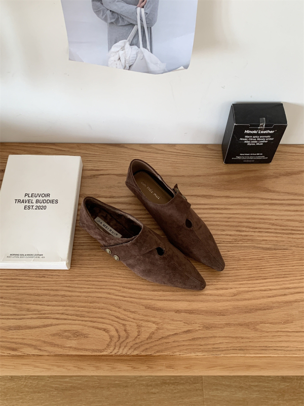 Moterų bateliai su aštriu pirštu, viršutinė medžiaga: superfibra, žemas plokščias kulnas, PU pada, vidpadis mikropluošto