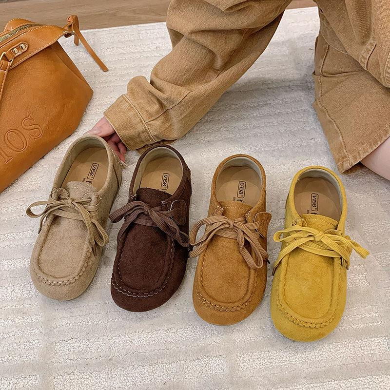 Ženski nubuk loafers s prednjim vezivanjem, zaobljen vrh, gumeni potplat, PU uložak, visina potpetice 3–5 cm