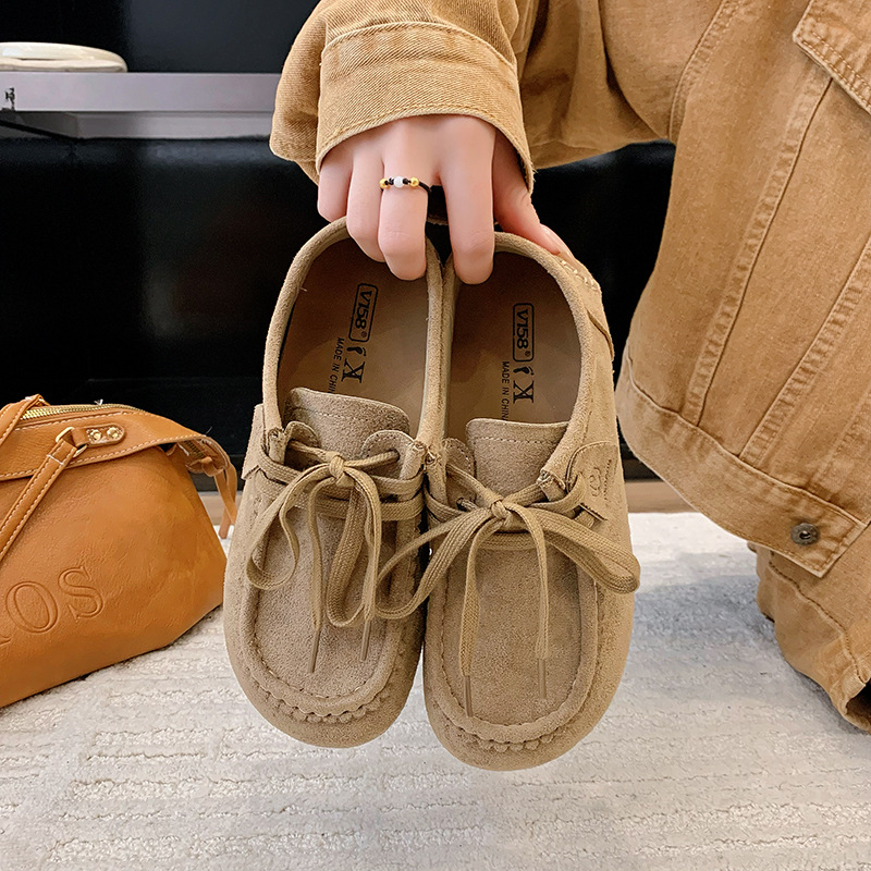 Ženski nubuk loafers s prednjim vezivanjem, zaobljen vrh, gumeni potplat, PU uložak, visina potpetice 3–5 cm