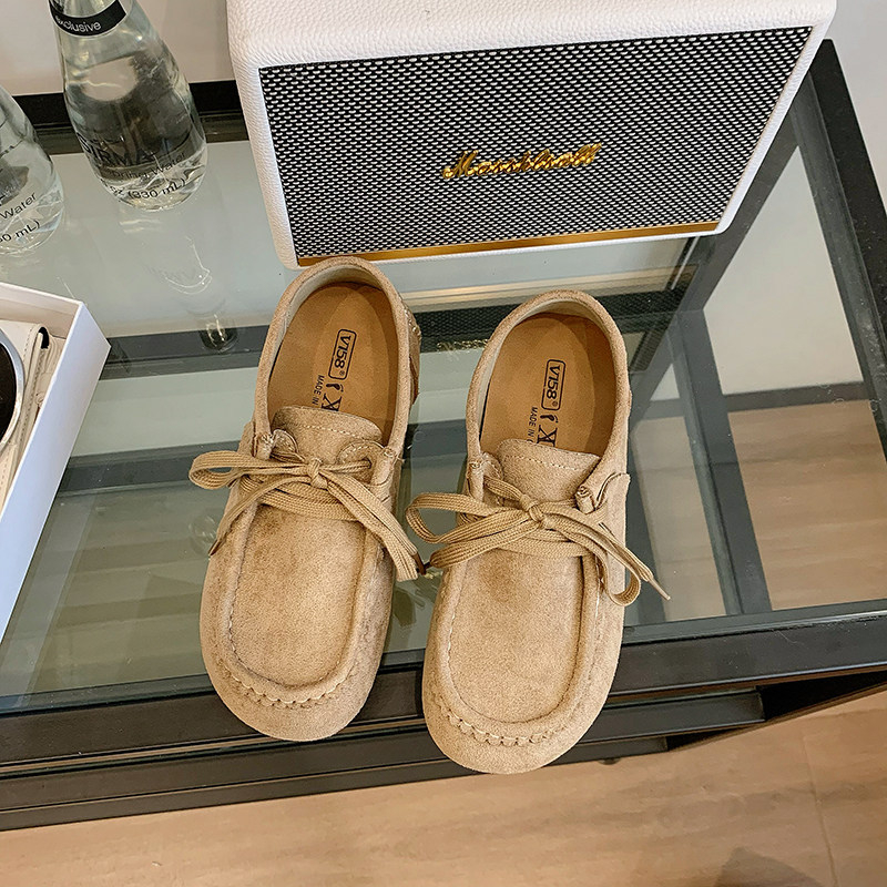 Ženski nubuk loafers s prednjim vezivanjem, zaobljen vrh, gumeni potplat, PU uložak, visina potpetice 3–5 cm
