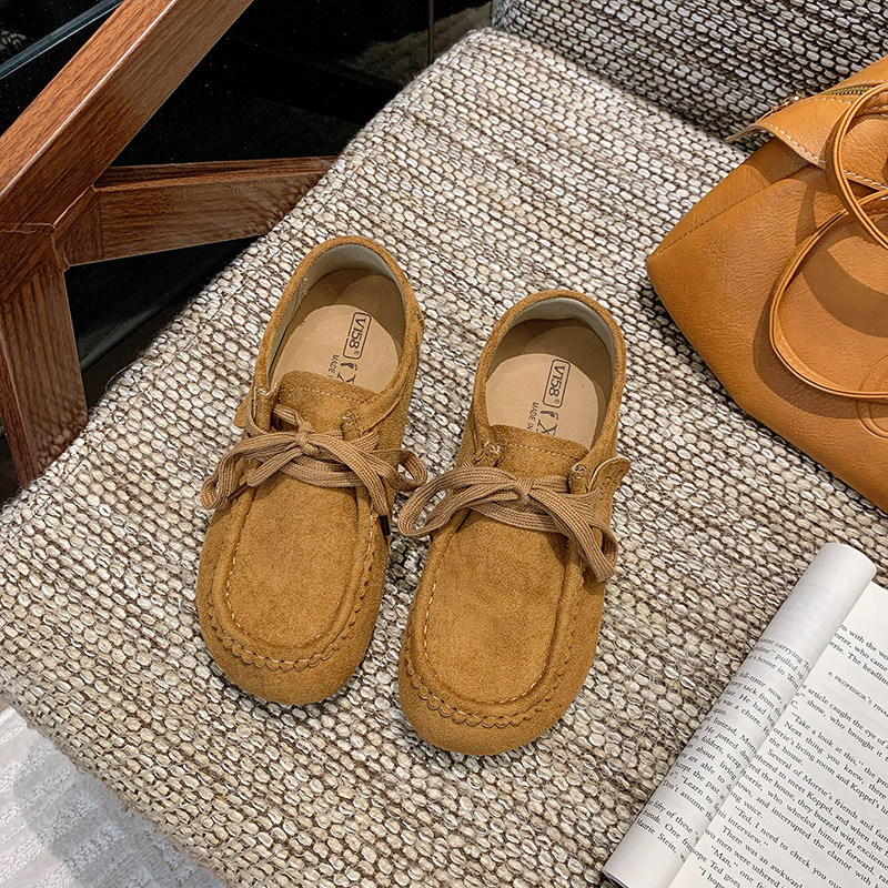 Ženski nubuk loafers s prednjim vezivanjem, zaobljen vrh, gumeni potplat, PU uložak, visina potpetice 3–5 cm