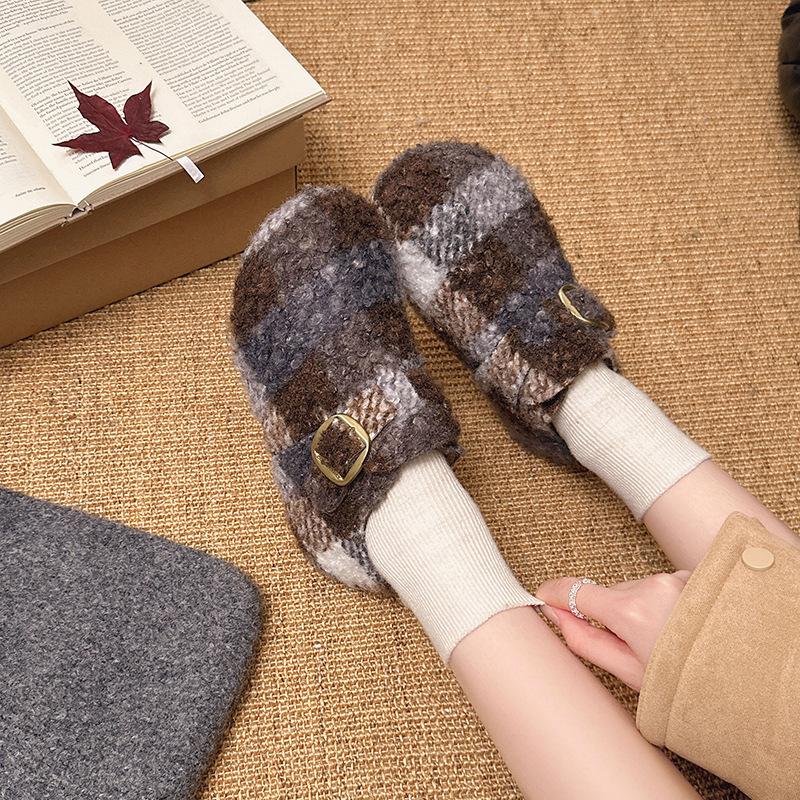 Mary Jane szőrös balerina – velúr felsőrész, belső műszőr bélés, Velcro-zár, PVC talp, alacsony sarok 1–3 cm, kerek orr, téli mindennapi viselet