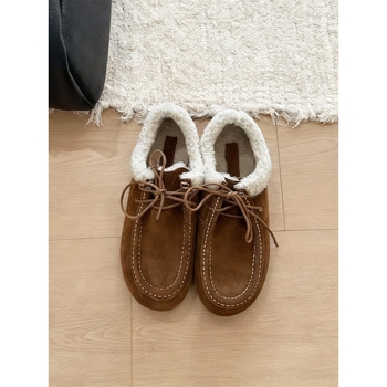 Ženske kožne loaferice s plišanim podstavom, vezanje, gumeni potplat, peta 3-5 cm