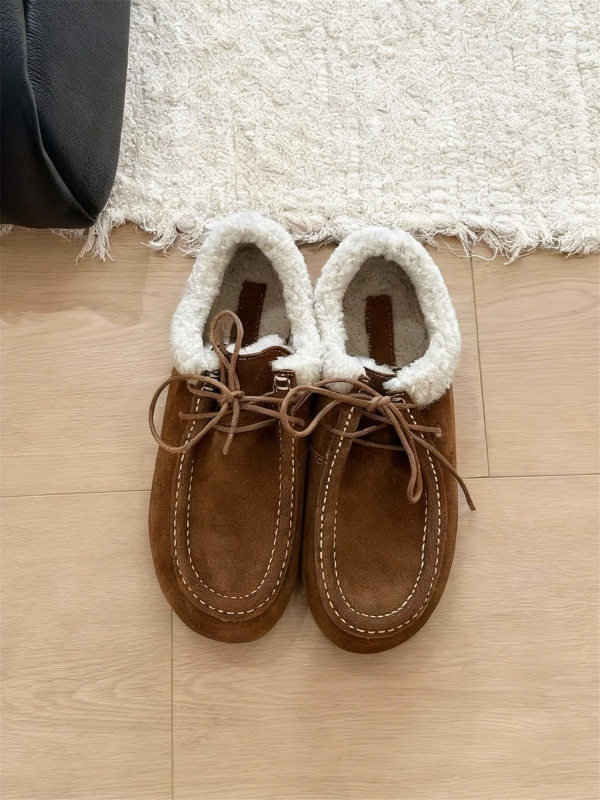 Ženske kožne loaferice s plišanim podstavom, vezanje, gumeni potplat, peta 3-5 cm