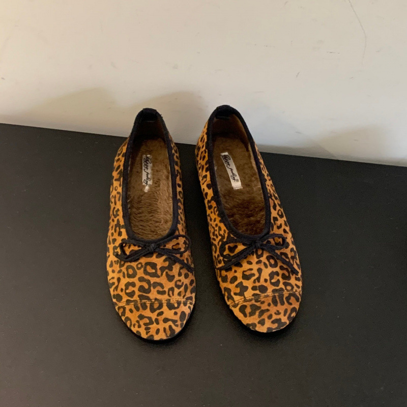 Moterų velūro balerinos su apvaliu priekiniu, žemas kulnas, vidinis dirbtinio trumpų pūkų įdėklas