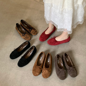 Moterys balerininiai bateliai su apvalia nosimi, nubuk viršus, žemas plokščias kulnas, guma padas, įdaila iš sintetinio trumpo pūko