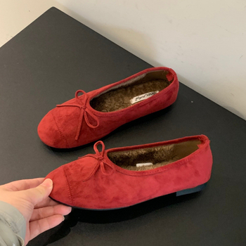 Moterys balerininiai bateliai su apvalia nosimi, nubuk viršus, žemas plokščias kulnas, guma padas, įdaila iš sintetinio trumpo pūko