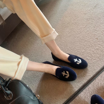 Γυναικείοι loafers με στρογγυλή μύτη, επάνω μέρος από δέρμα αγελάδας/σαουέντ, πάτος από δέρμα γουρουνιού, σόλα από καουτσούκ, ύ ψος τακουνιού 3-5 cm