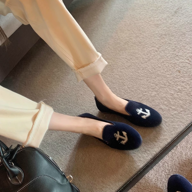 Γυναικείοι loafers με στρογγυλή μύτη, επάνω μέρος από δέρμα αγελάδας/σαουέντ, πάτος από δέρμα γουρουνιού, σόλα από καουτσούκ, ύ ψος τακουνιού 3-5 cm