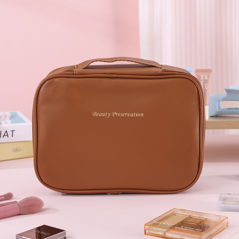 Козметична и тоалетна чанта за пътуване — водоустойчива, полиестер, модел с букви, подплата полиестер, цип