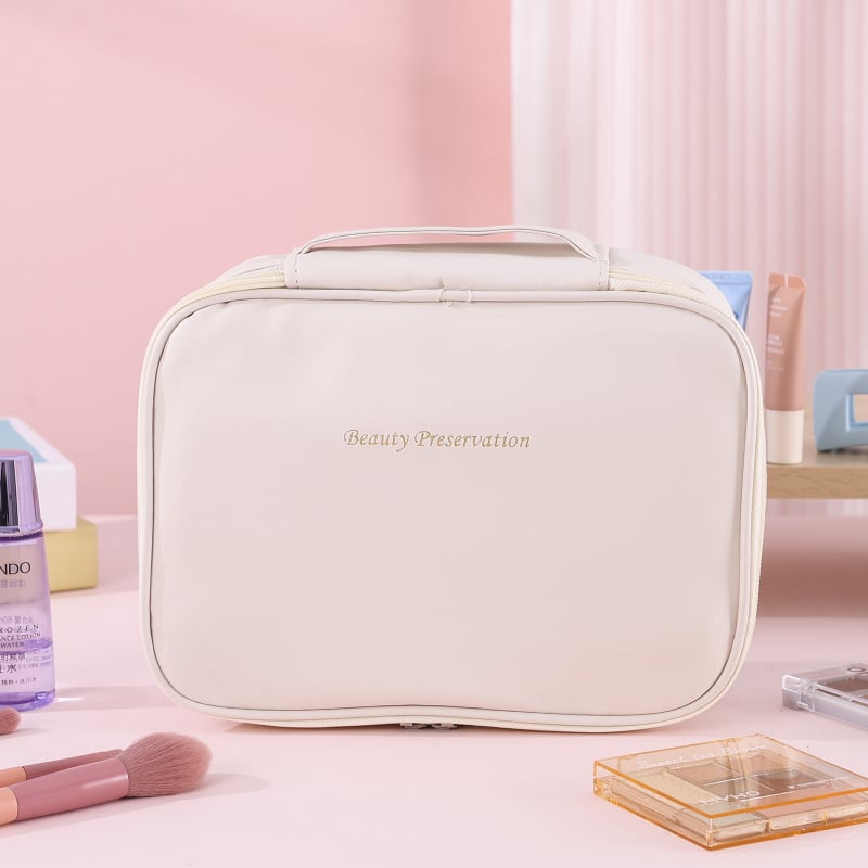 Козметична и тоалетна чанта за пътуване — водоустойчива, полиестер, модел с букви, подплата полиестер, цип