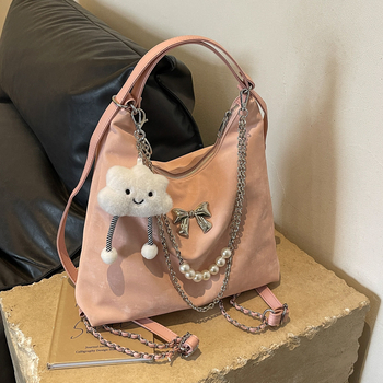 Női hátizsák – nagy kapacitású, szintetikus bőrből, PU bélés, cipzáras záródás, belső cipzáras zseb, laminált zseb, vízszintes négyzetes forma