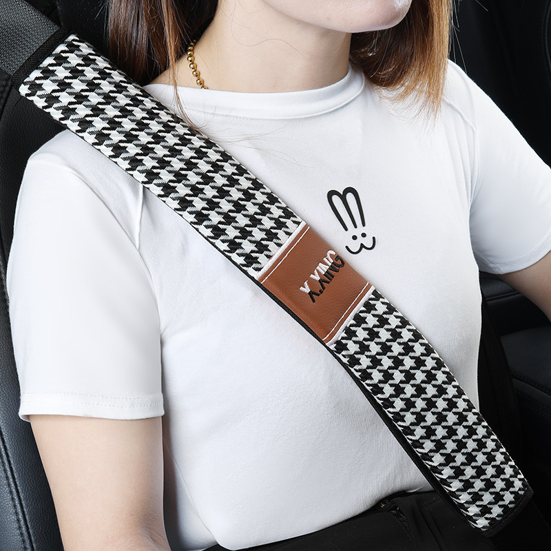 Automobiļa drošības jostas plecu pārvalks ar haundstooth rakstu, garāks, paredzēts automobiļiem un kravas automobiļiem, zīmols red chrysanthemum, pielāgojams.