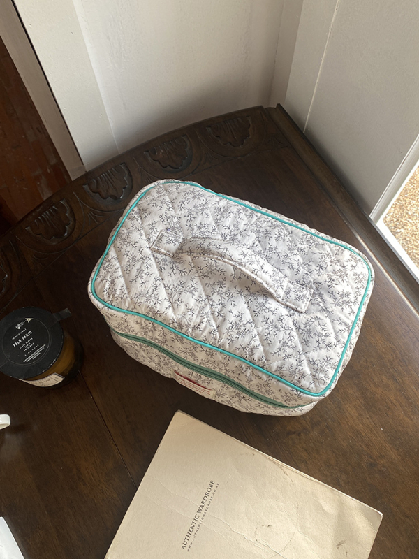 Козметична чанта с плодова шарка, памучна външна част и полиестерна подплата, дишаща и ултралека, свеж и сладък стил за жени