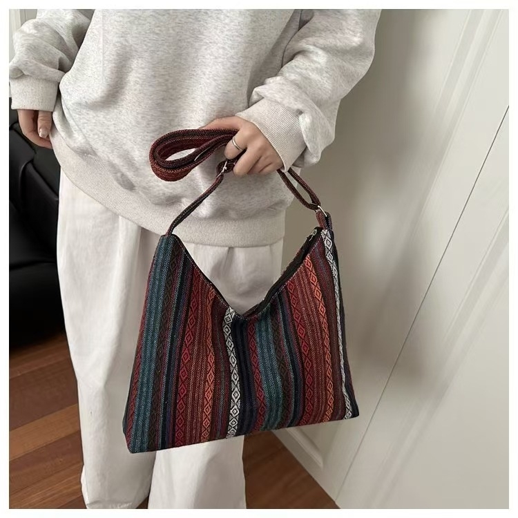 Etnički stil crossbody hobó torba, velika kapaciteta, platnena torba, horizontalni kvadratni oblik, zatvarač na zip, podstava od poliestera