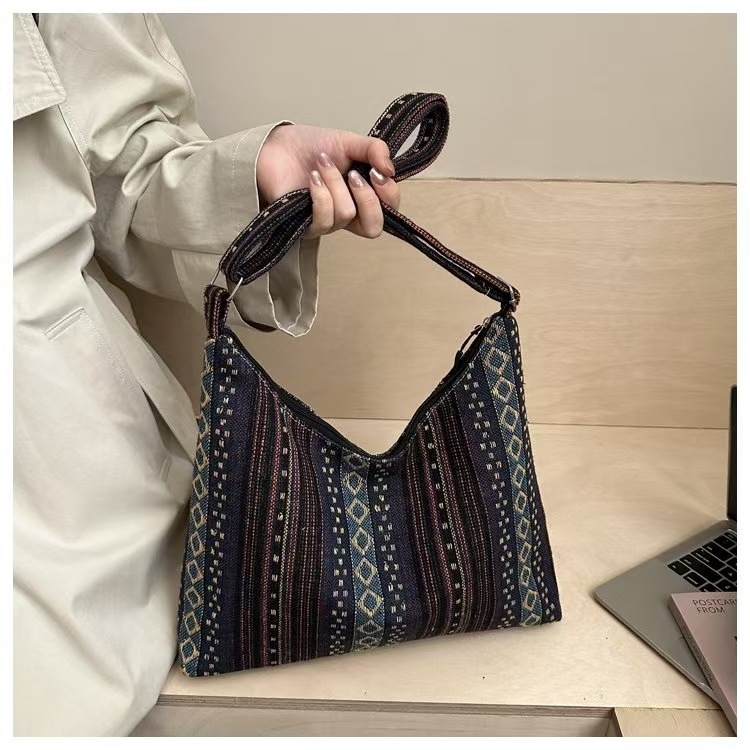 Etnički stil crossbody hobó torba, velika kapaciteta, platnena torba, horizontalni kvadratni oblik, zatvarač na zip, podstava od poliestera