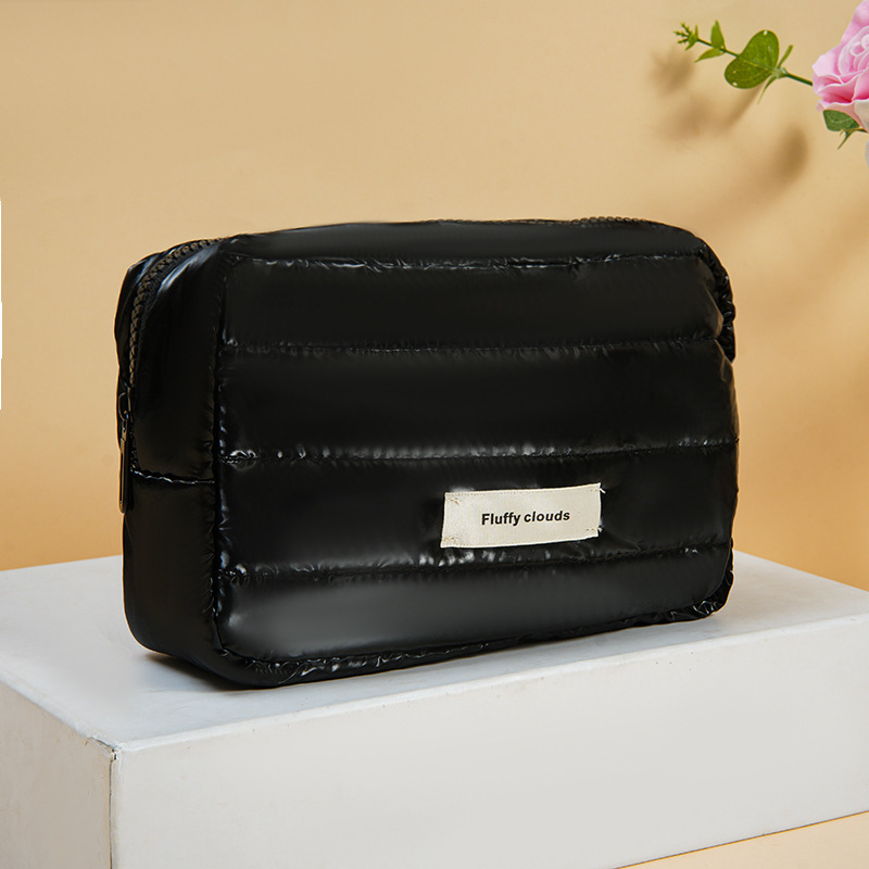 Козметична чанта с голям капацитет и разширяем дизайн, проветрива и ултралека, ръчна дръжка, полиестерна материя, възможност за персонализиране на логото