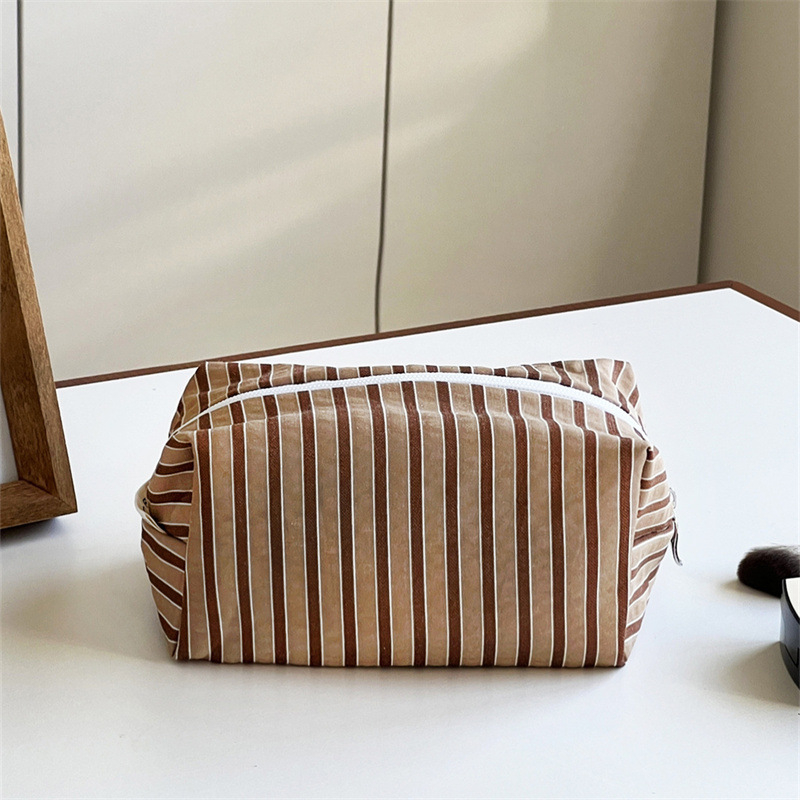 Kosmetická taška s pruhmi, mestský minimalistický štýl, polyester, podšívka z plátna, na uskladnenie