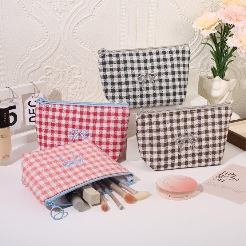 Козметична чантичка с каре, памук-лен материал, подплата от полиестер, ципно затваряне, портативна и дишаща