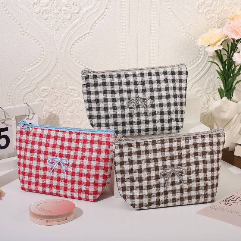 Козметична чантичка с каре, памук-лен материал, подплата от полиестер, ципно затваряне, портативна и дишаща