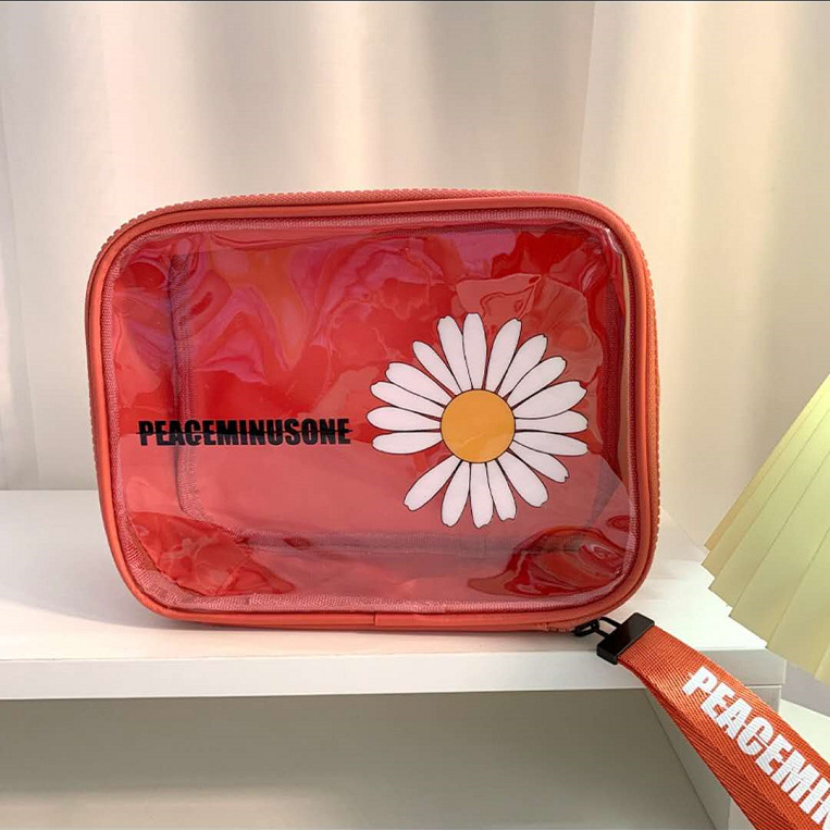 Ezra Daisy PVC kocka alakú sminktáska kozmetikumok és tisztálkodási termékek tárolására, átlátszó, utazáshoz