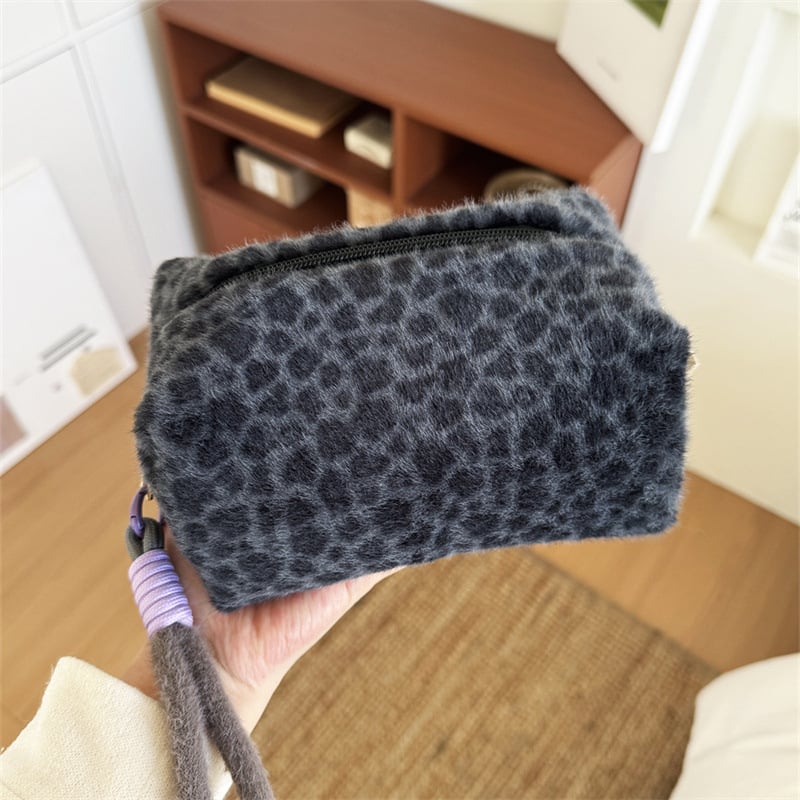 MEYOU plüss leopard mintás tároló kozmetikai táska – külső poliészter, belső vászon, uniszex, kézi hordozás, nagy kapacitás, hordozható, utcai stílus, 2025 tavasza