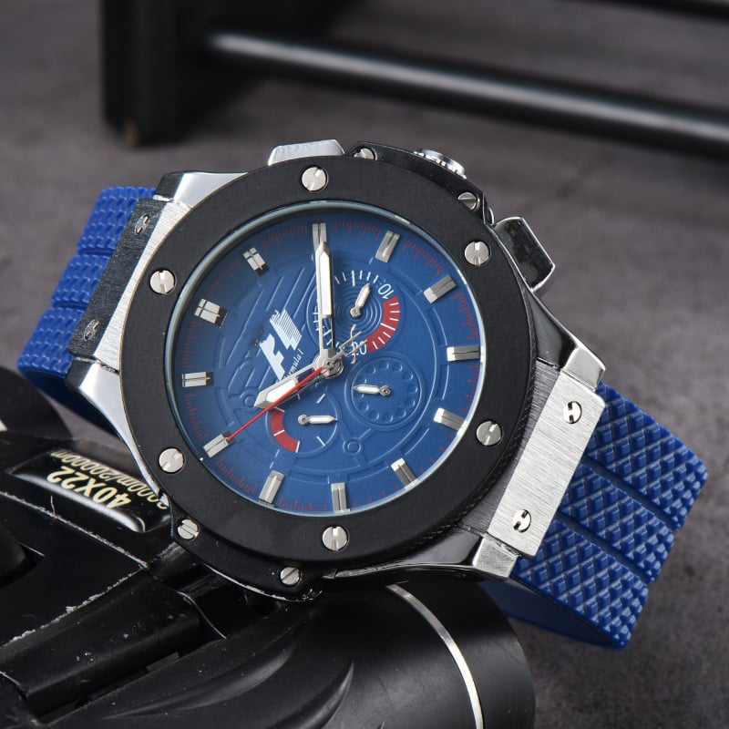 Кварцов часовник Miyota 8800 — сапфирово стъкло, силиконов ремък, водоустойчив до 30M