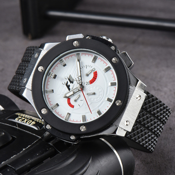 Кварцов часовник с японски Miyota механизъм, сапфирено стъкло, силиконов ремък, водоустойчивост 30m