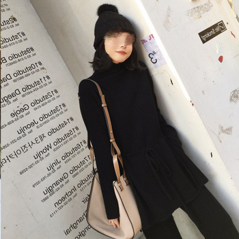 2024. gada rudens/ziemas sieviešu mode dievietes stilā: mūžīgs, nobrieduša šika divdaļīgs komplekts ar platām biksēm