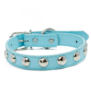 Gomba alakú, narancssárga fűzőlyukakkal kirakott műbőr kisállatnyakörvek közvetlen gyári értékesítése, sokoldalúak és több színben kaphatók, pórázzal ellátott kutyanyakörvek, nagykereskedelemben kaphatók.