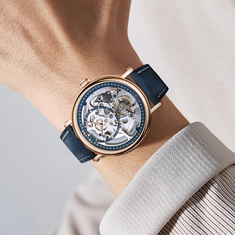 Мъжки механичен часовник с лунна фаза и 24-часова индикация, водоустойчив до 30 м, кожен ремък