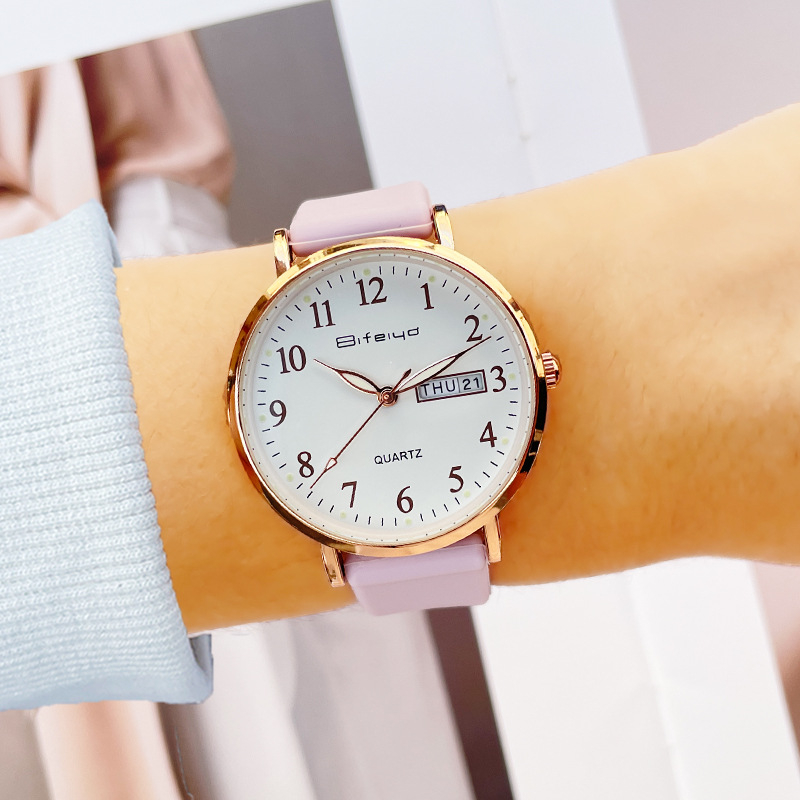 Ceas dama quartz, cadran rotund 35 mm, rezistență la apă 30 m, curea din silicon, afișaj luminos și calendar