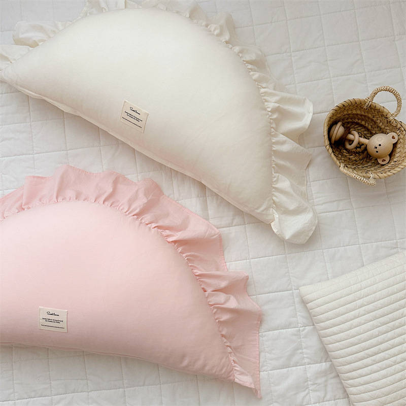 Párna belső maggal – pamut dumpling alakú párna hímzéssel, deréktámasz, ütközésvédő, levehető és mosható