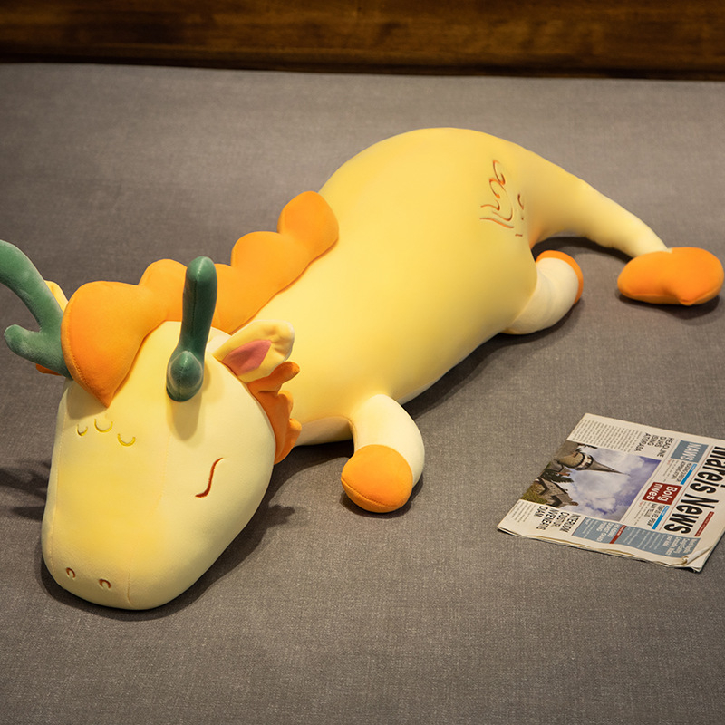 Дракон — плюшена възглавничка за дрямка с опора за крак и талия; Crystal супер мека плюш; пълнеж PP памук; подходяща за възраст 14+