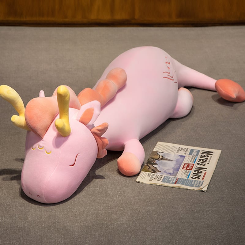 Дракон — плюшена възглавничка за дрямка с опора за крак и талия; Crystal супер мека плюш; пълнеж PP памук; подходяща за възраст 14+