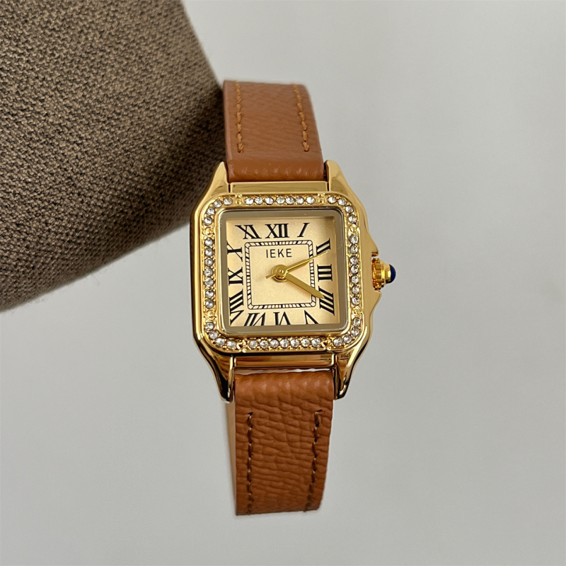 Ženski kvarcni sat s kvadratnim cifrom, metalnim kućištem i kopčom od nehrđajućeg čelika (Pokret: kvarc; Oblik cifarnika: kvadratni; Materijal kućišta: metal; Materijal kopče: nehrđajući čelik; Vodootpornost: nema)