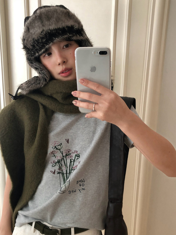 Ženski T‑shirt s tiskom slova, okrugli izrez, kratkih rukava, ležerniji kroj, jesen 2025, japansko-korejski leisure stil