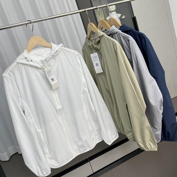 Muška kapuljačasta jakna s UV zaštitom, koži prijateljski materijal, lagani najlon, mladenački kroj, ljeto