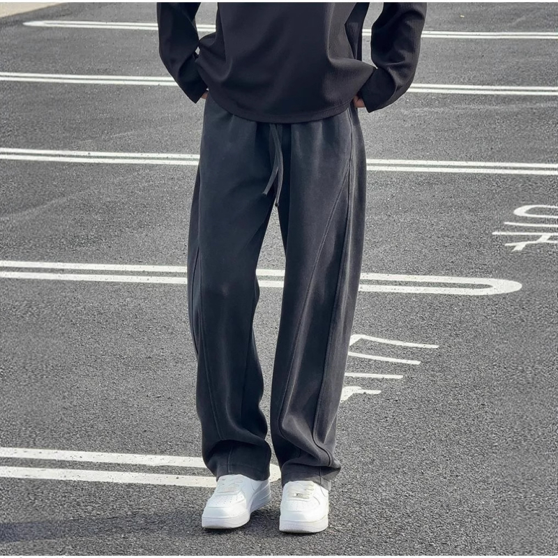 Visokokvalitetne muške hlače u stilu Old Money, premium dojam, sportsko-elegantan minimalistički opušten kroj.